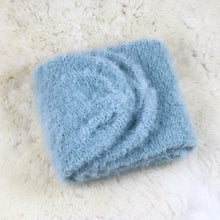 Load image into Gallery viewer, Soft scarf with alpaca wool