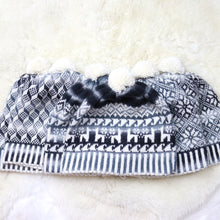 Load image into Gallery viewer, Colorful pom-pom hat