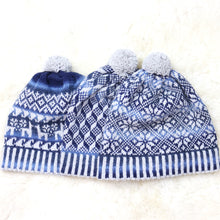 Load image into Gallery viewer, Colorful pom-pom hat