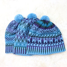 Load image into Gallery viewer, Colorful pom-pom hat