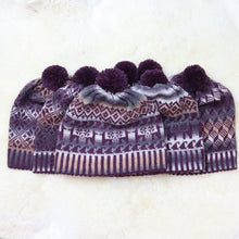 Load image into Gallery viewer, Colorful pom-pom hat