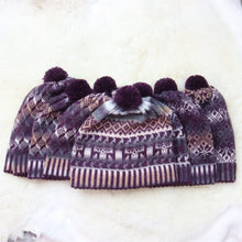 Load image into Gallery viewer, Colorful pom-pom hat