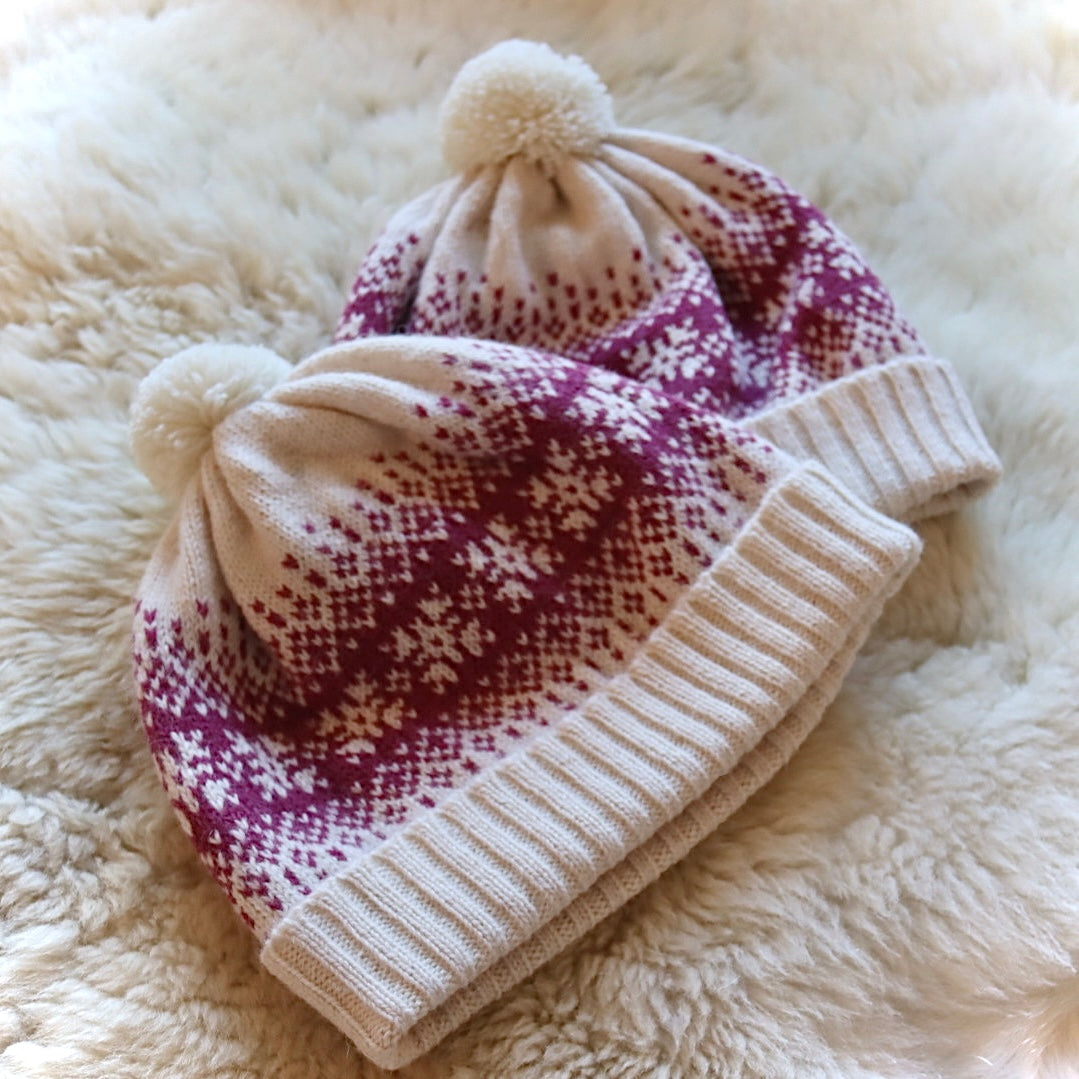 Alpaca wool pom-pom hat