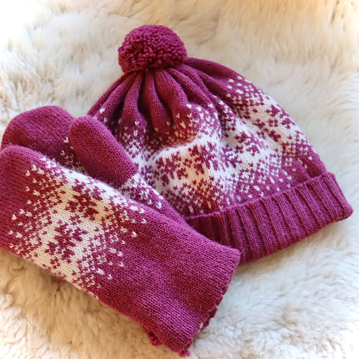 Alpaca wool pom-pom hat