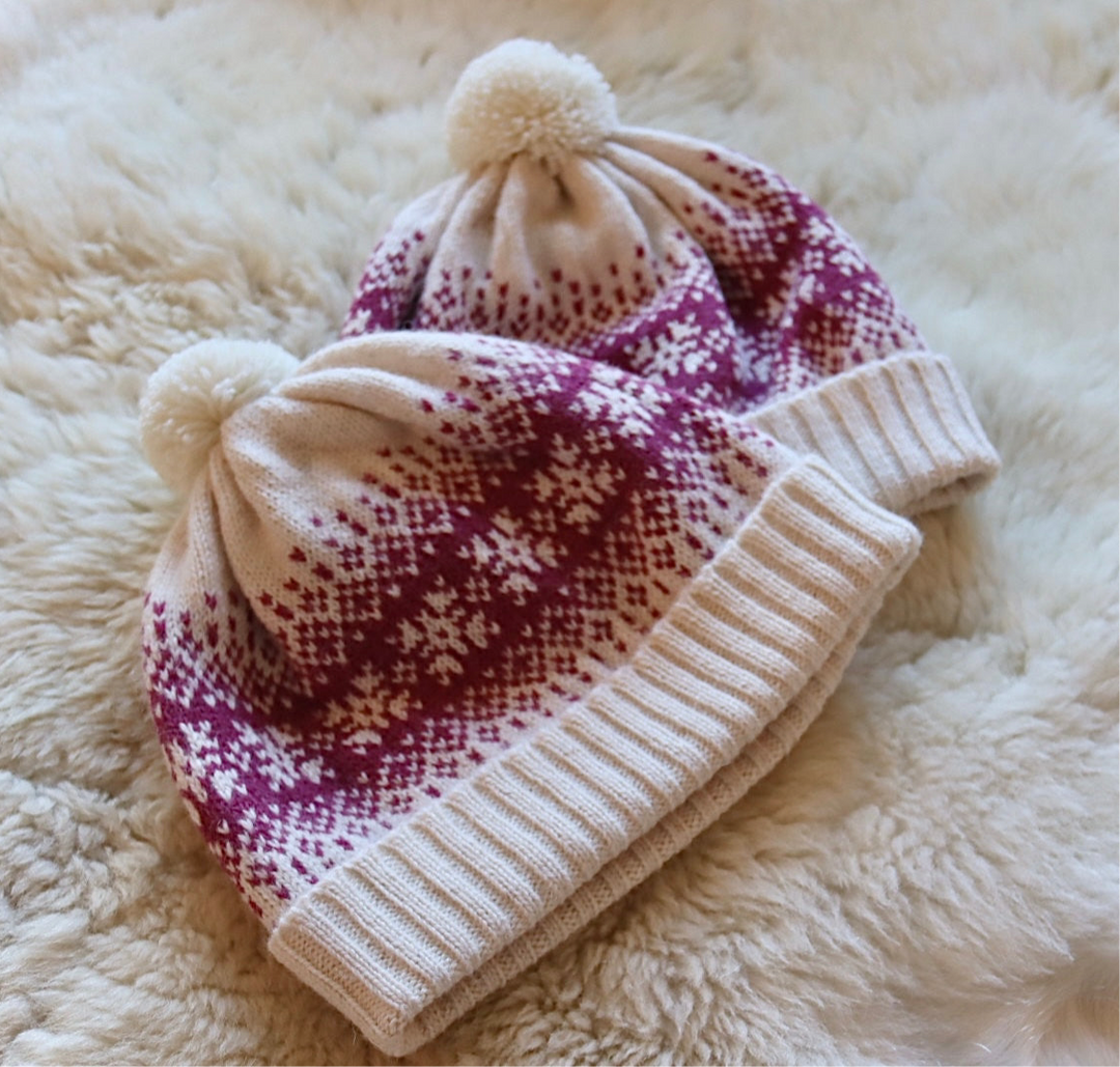Alpaca wool pom-pom hat