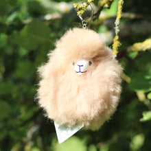 Load image into Gallery viewer, Alpaca-shaped leather key ring
