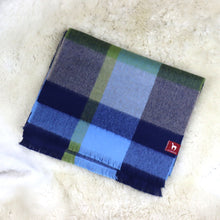 Load image into Gallery viewer, Ruuduline beebialpaka villane sall
