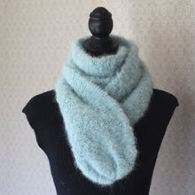 Load image into Gallery viewer, Soft scarf with alpaca wool

