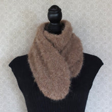 Load image into Gallery viewer, Soft scarf with alpaca wool
