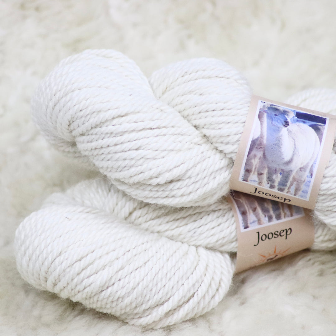 Farm yarn: 100% alpaca