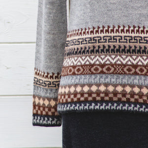 Sweater with motifs