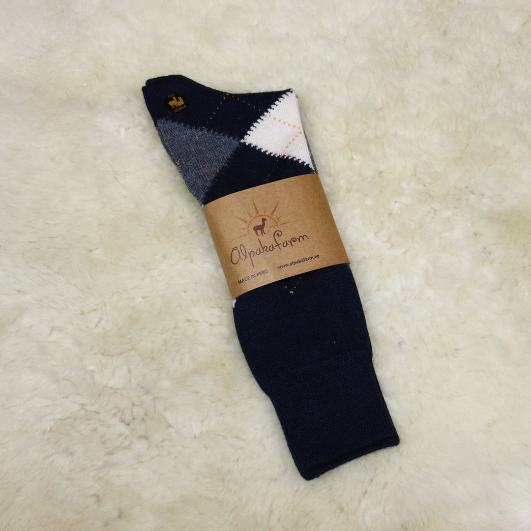 Diamond pattern socks
