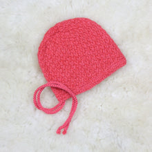 Load image into Gallery viewer, Family daughter&#39;s knitted baby hat
