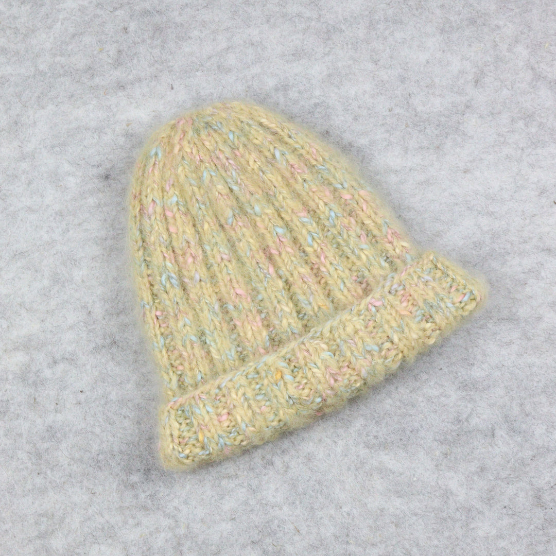 Hat made of blended yarn