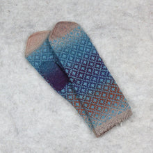 Load image into Gallery viewer, Colored mittens

