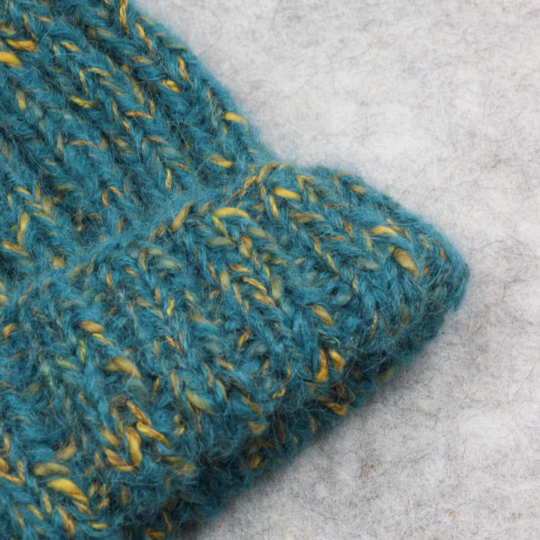 Hat made of blended yarn