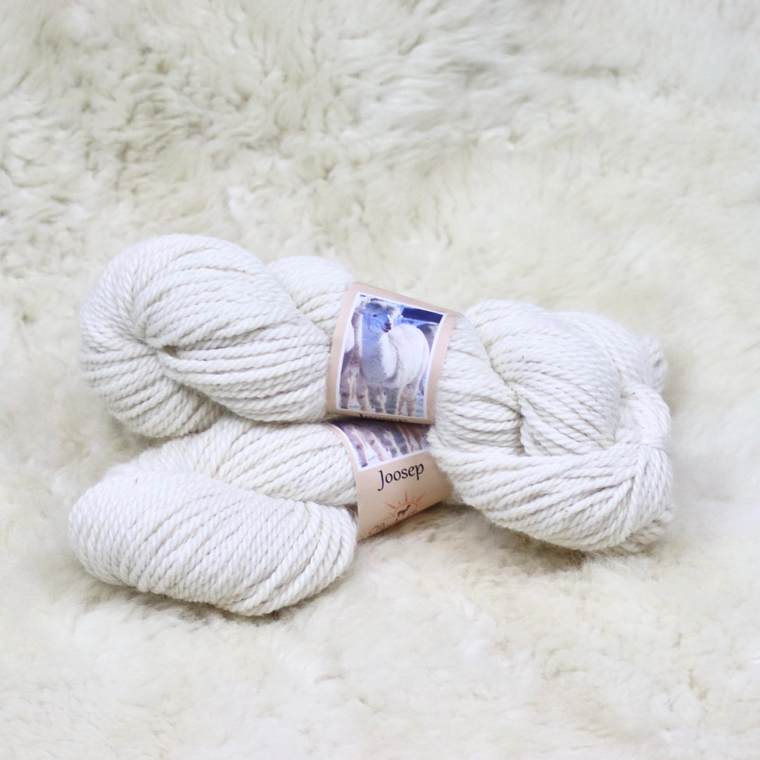 Farm yarn: 100% alpaca